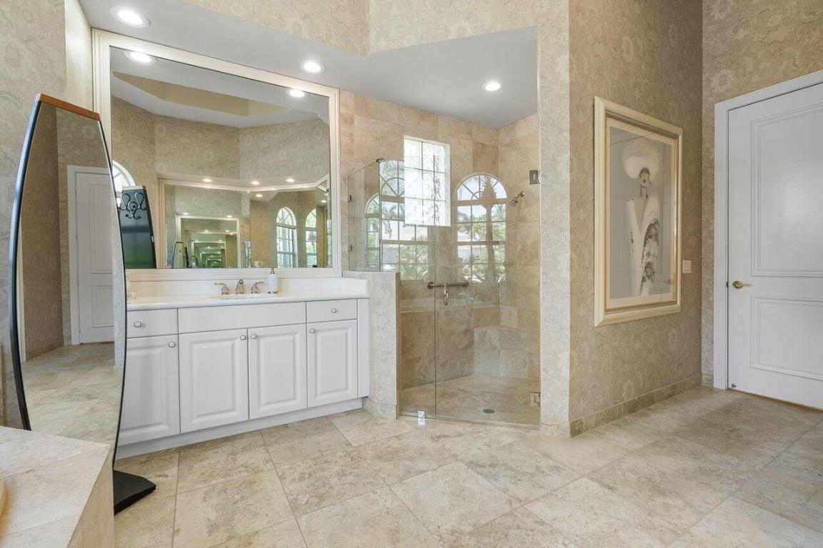 6887 Royal Orchid Circle