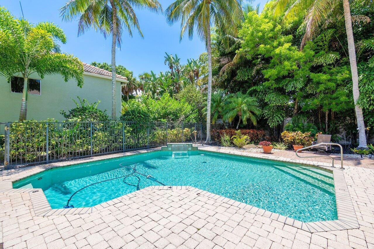 6887 Royal Orchid Circle