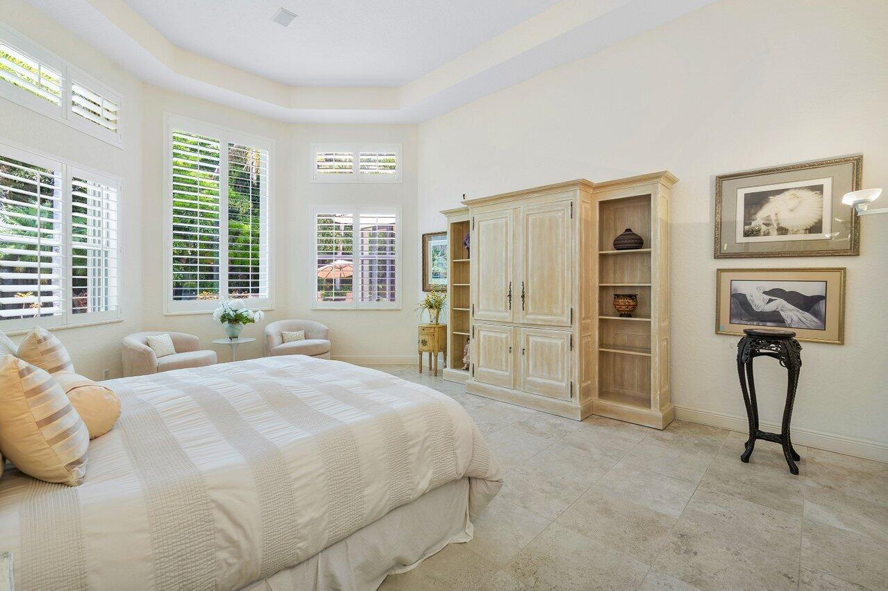 6887 Royal Orchid Circle