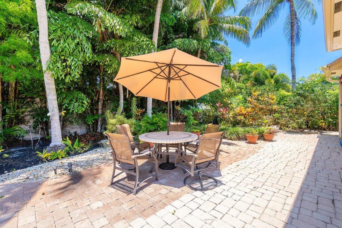 6887 Royal Orchid Circle