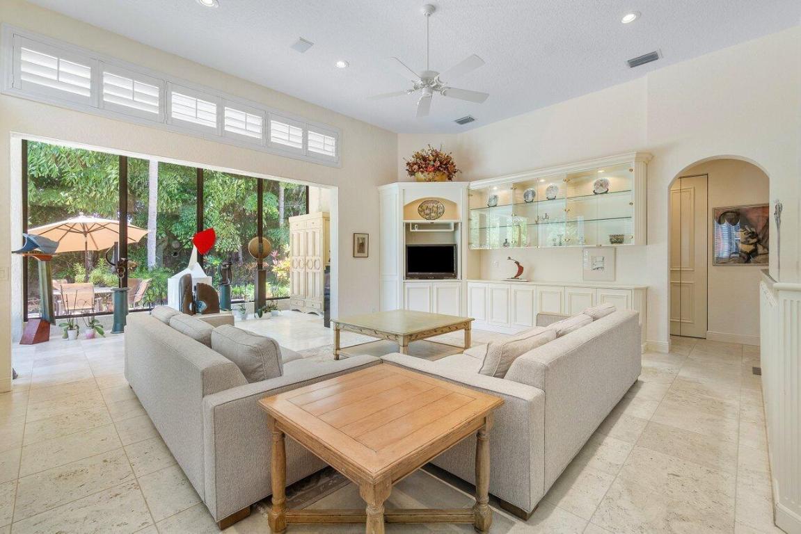 6887 Royal Orchid Circle