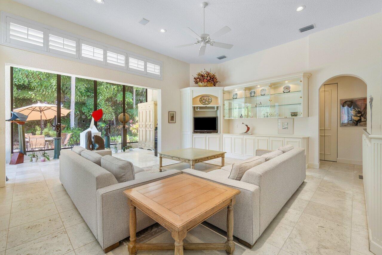 6887 Royal Orchid Circle