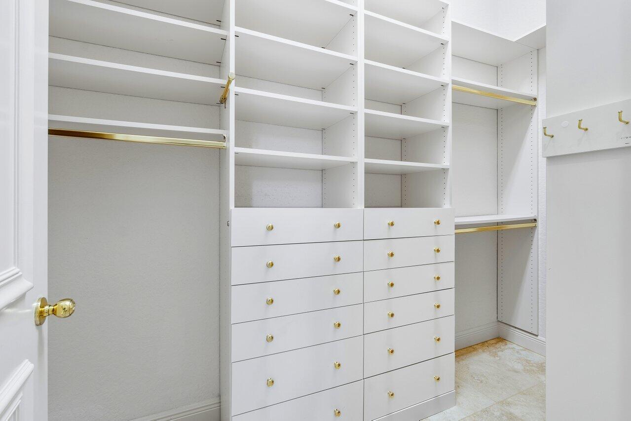 6887 Royal Orchid Circle