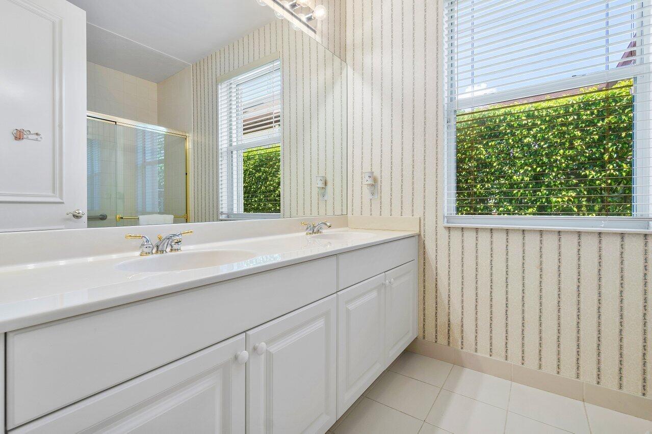 6887 Royal Orchid Circle