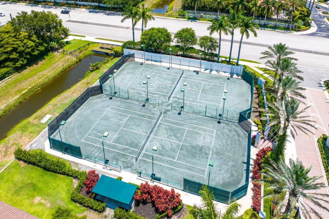 6887 Royal Orchid Circle