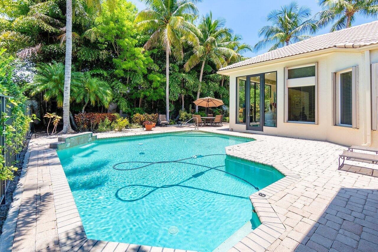 6887 Royal Orchid Circle