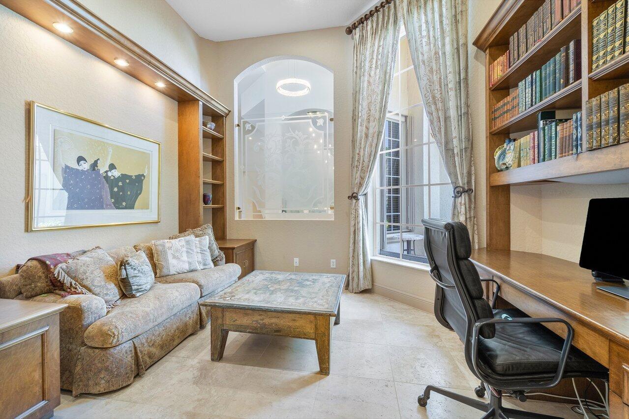 6887 Royal Orchid Circle