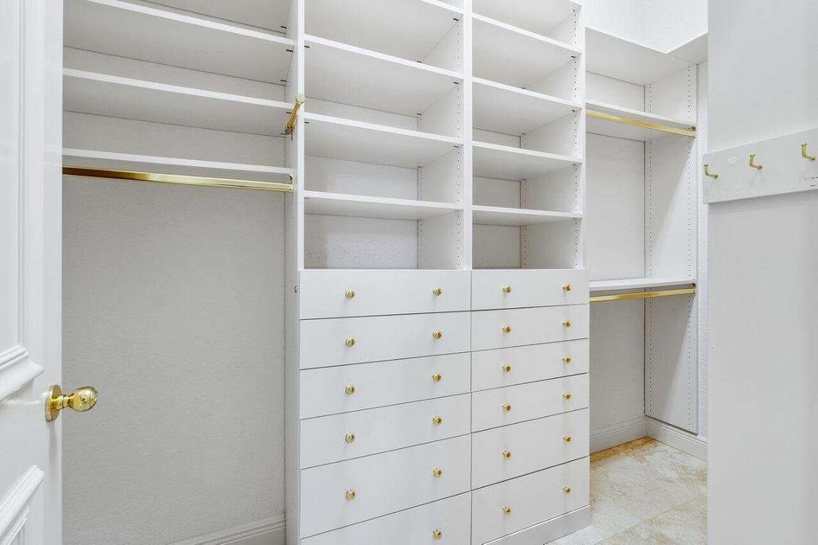 6887 Royal Orchid Circle