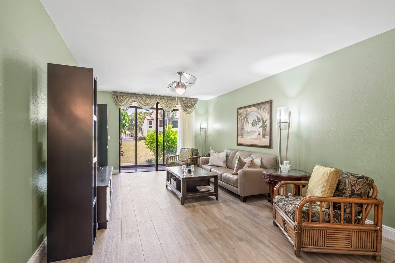 7886 Mirada Drive 7886