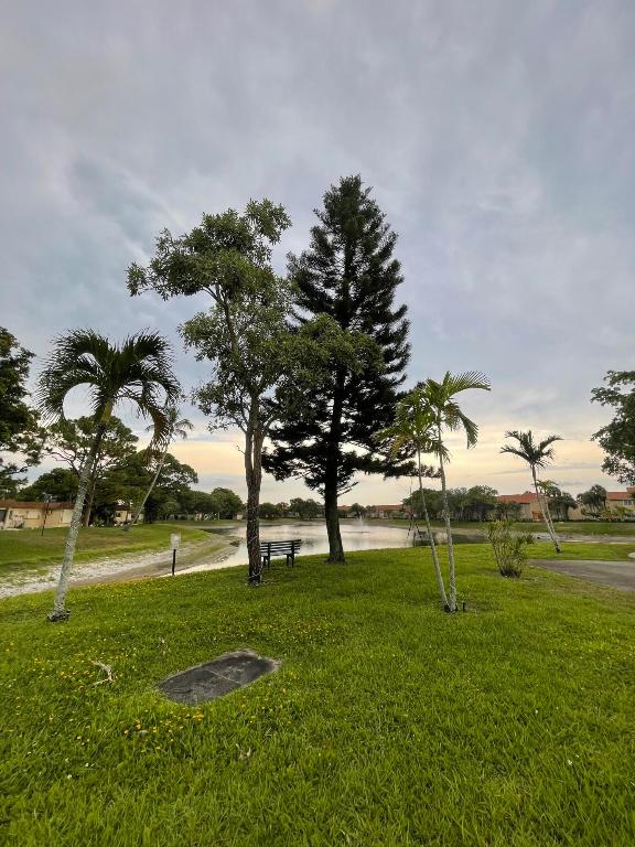 612 SW Natura Boulevard B, Deerfield Beach Unit: B
