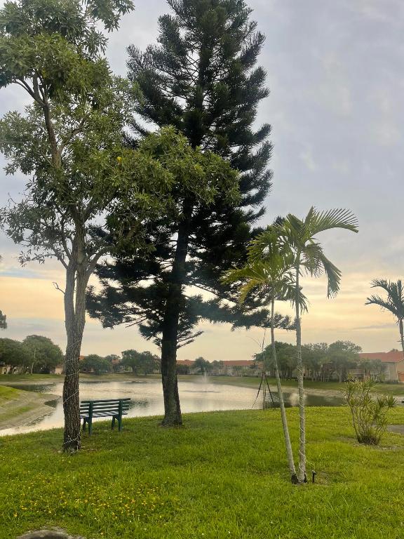 612 SW Natura Boulevard B, Deerfield Beach Unit: B