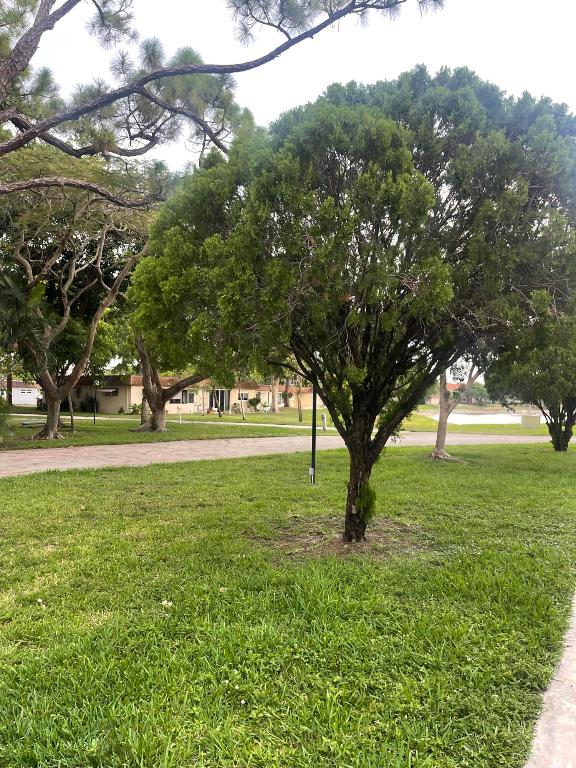 612 SW Natura Boulevard B, Deerfield Beach Unit: B