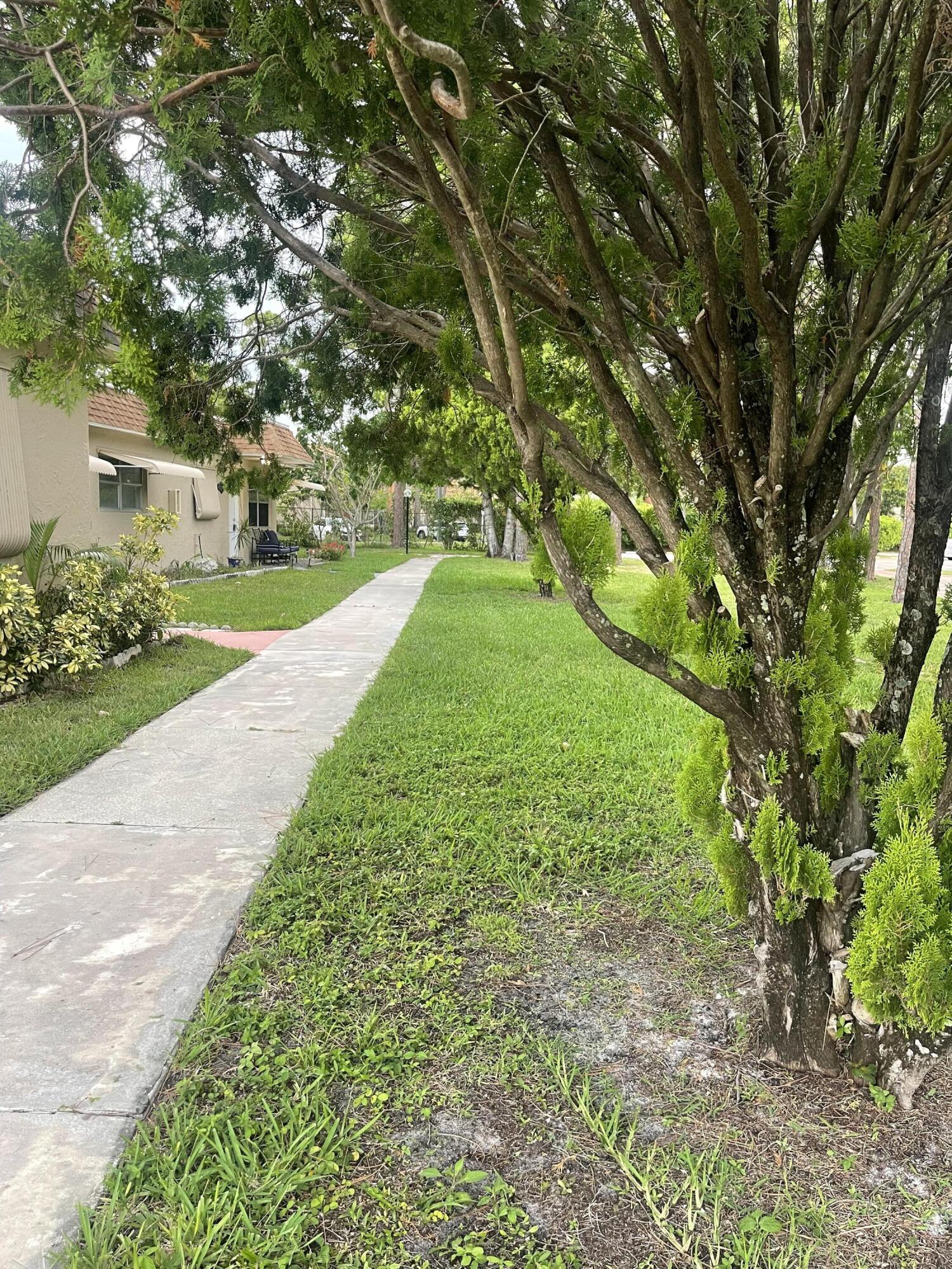 612 SW Natura Boulevard B, Deerfield Beach Unit: B