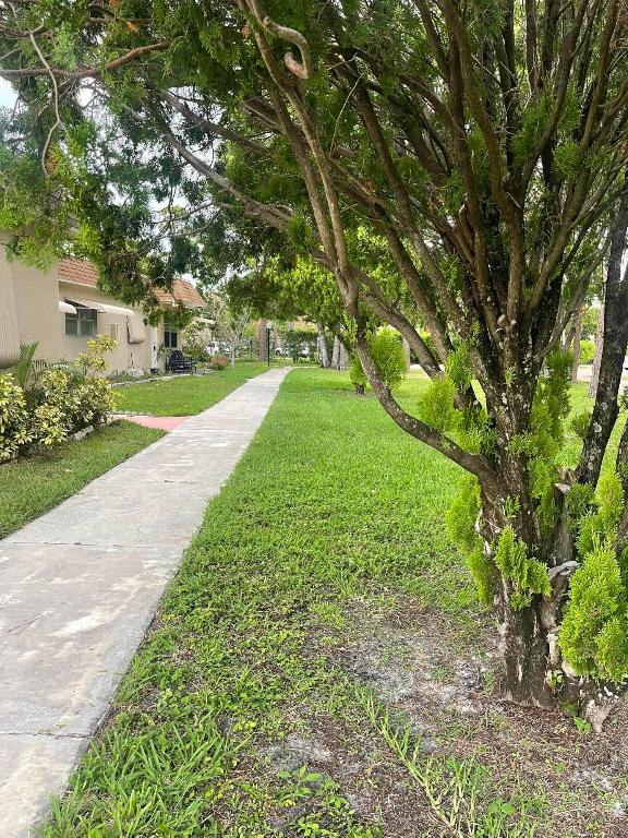 612 SW Natura Boulevard B, Deerfield Beach Unit: B