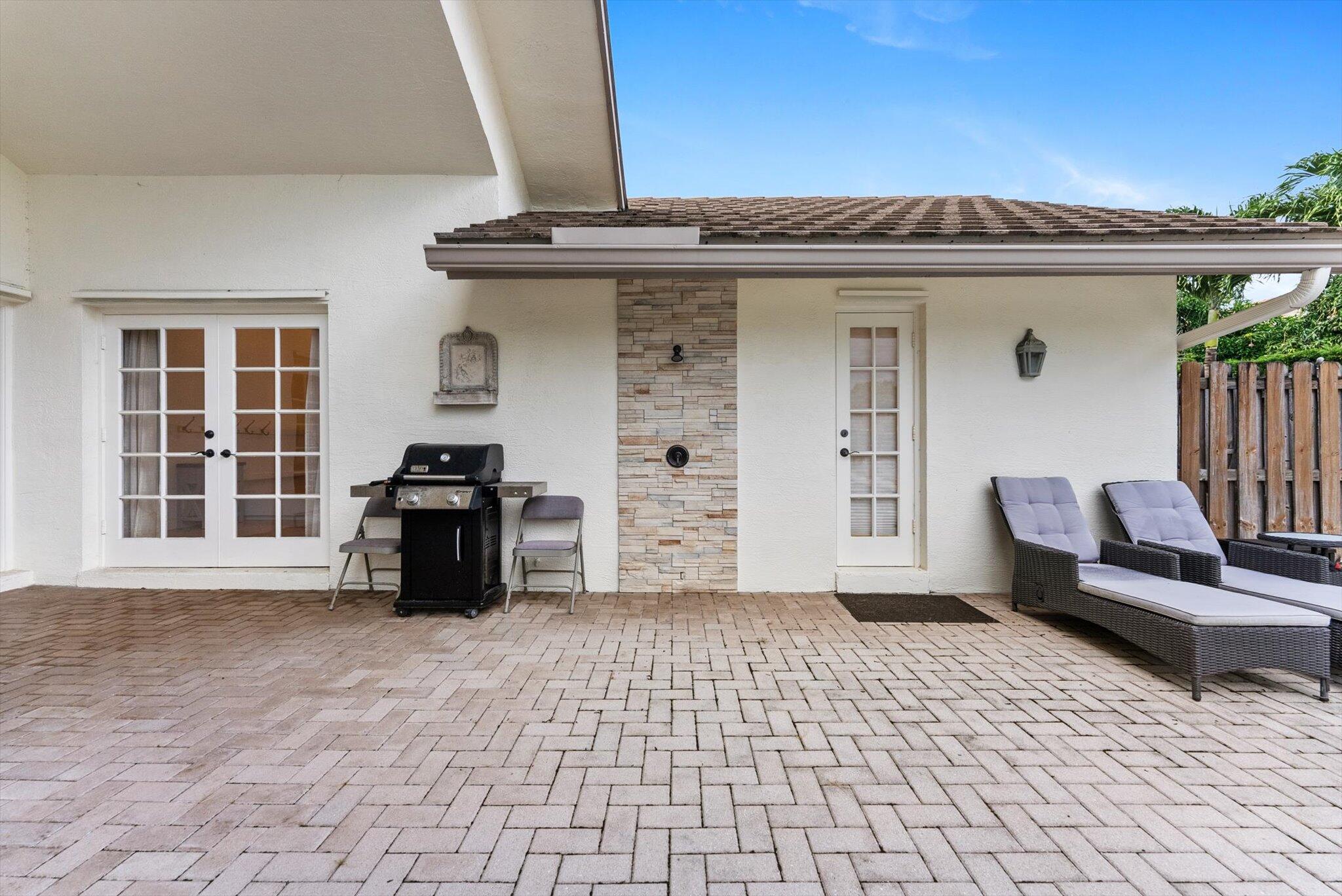 4320 Saint Charles Way