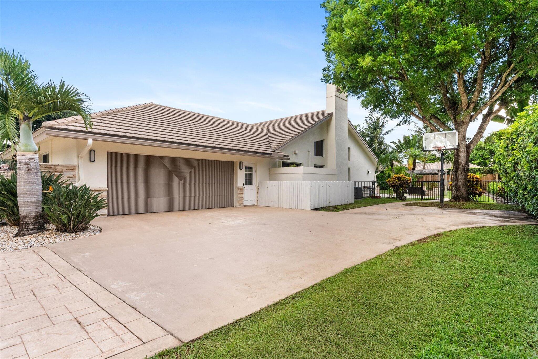 4320 Saint Charles Way