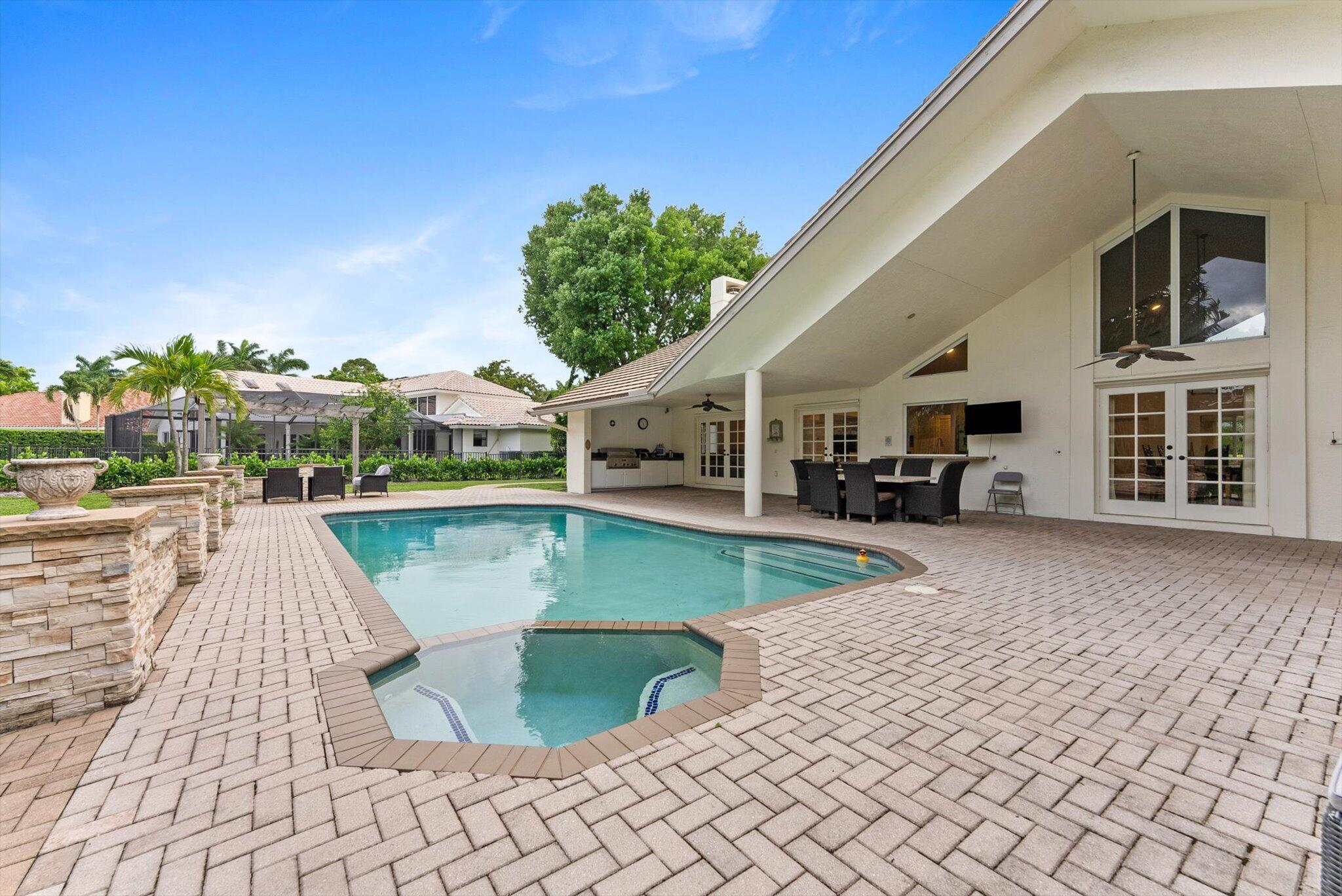 4320 Saint Charles Way