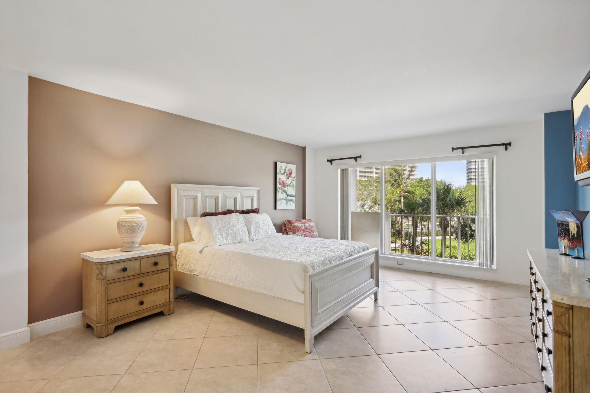 4001 N Ocean Boulevard 302-B, Boca Raton Unit: 302-B