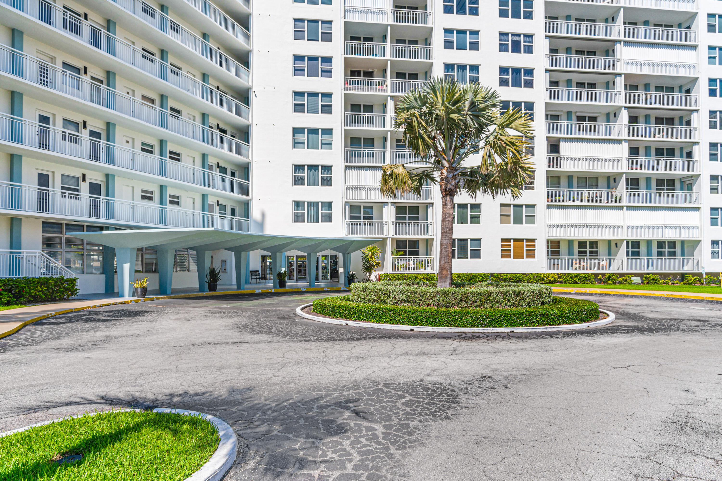 201 N Ocean Boulevard 310, Pompano Beach Unit: 310