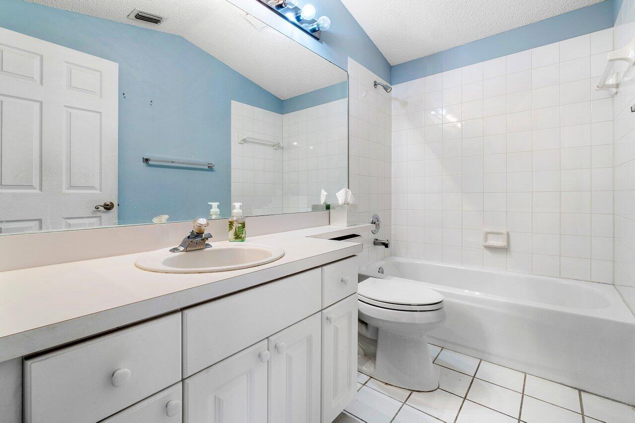 1012 Island Manor Drive