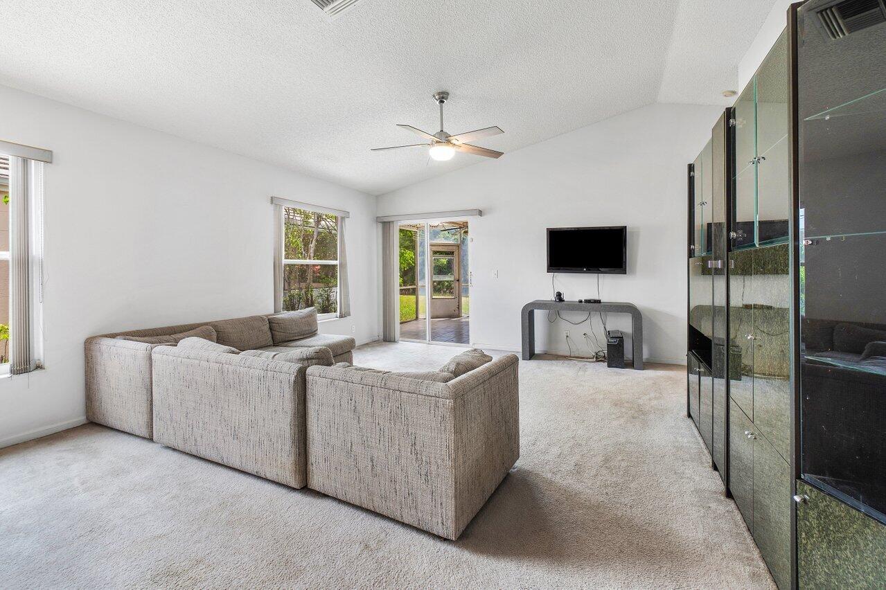 1012 Island Manor Drive