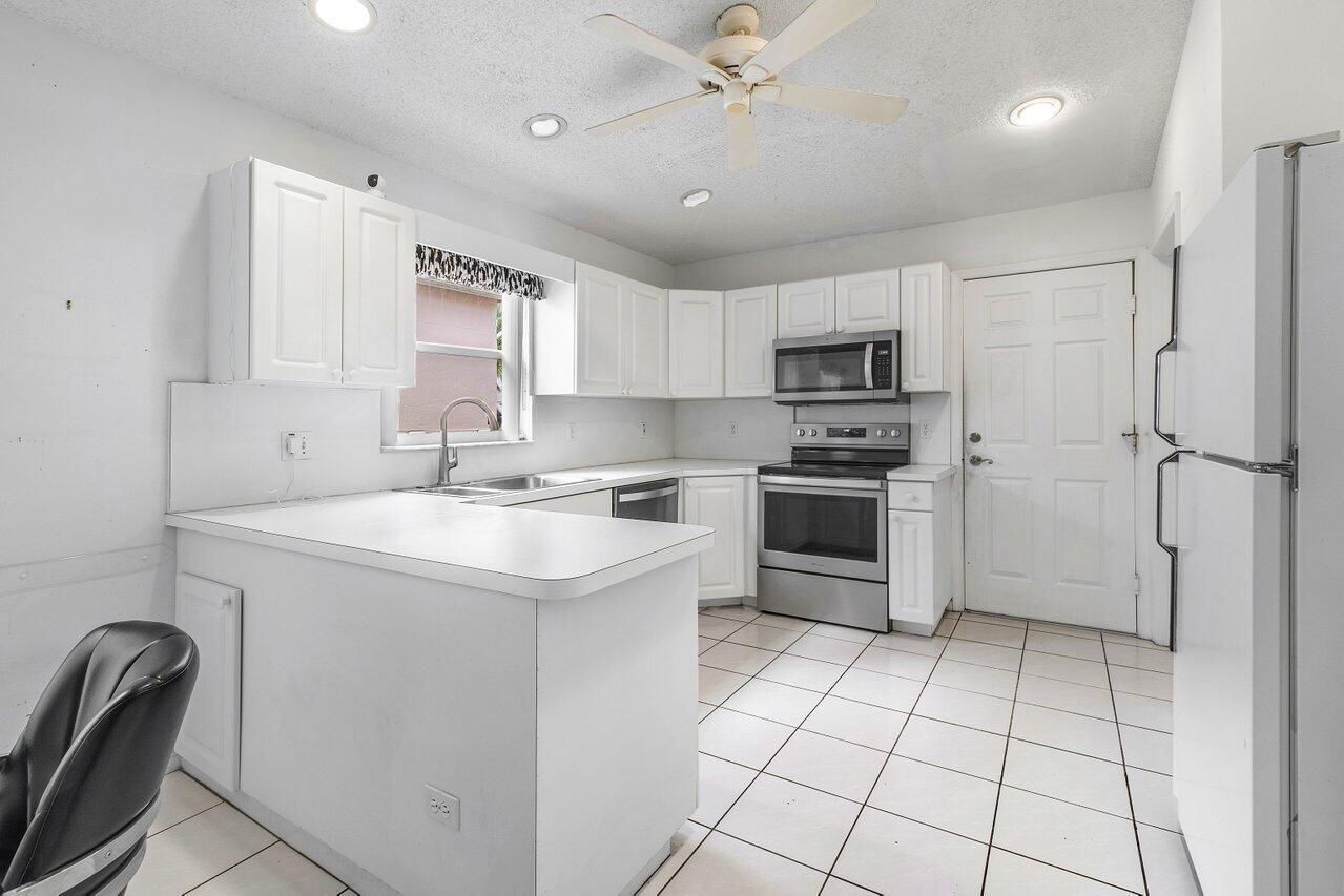 1012 Island Manor Drive