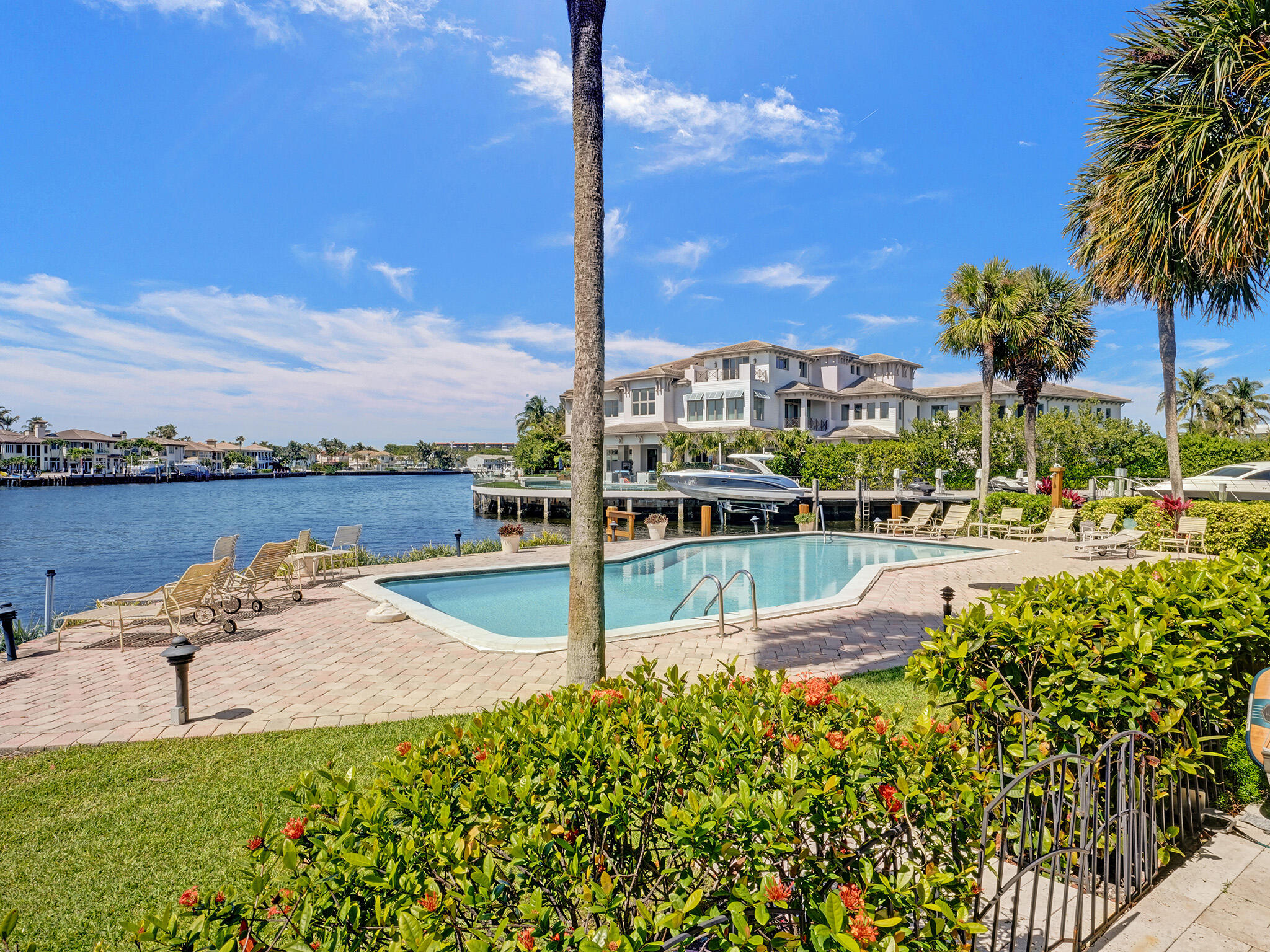 1001 Bel Air Drive