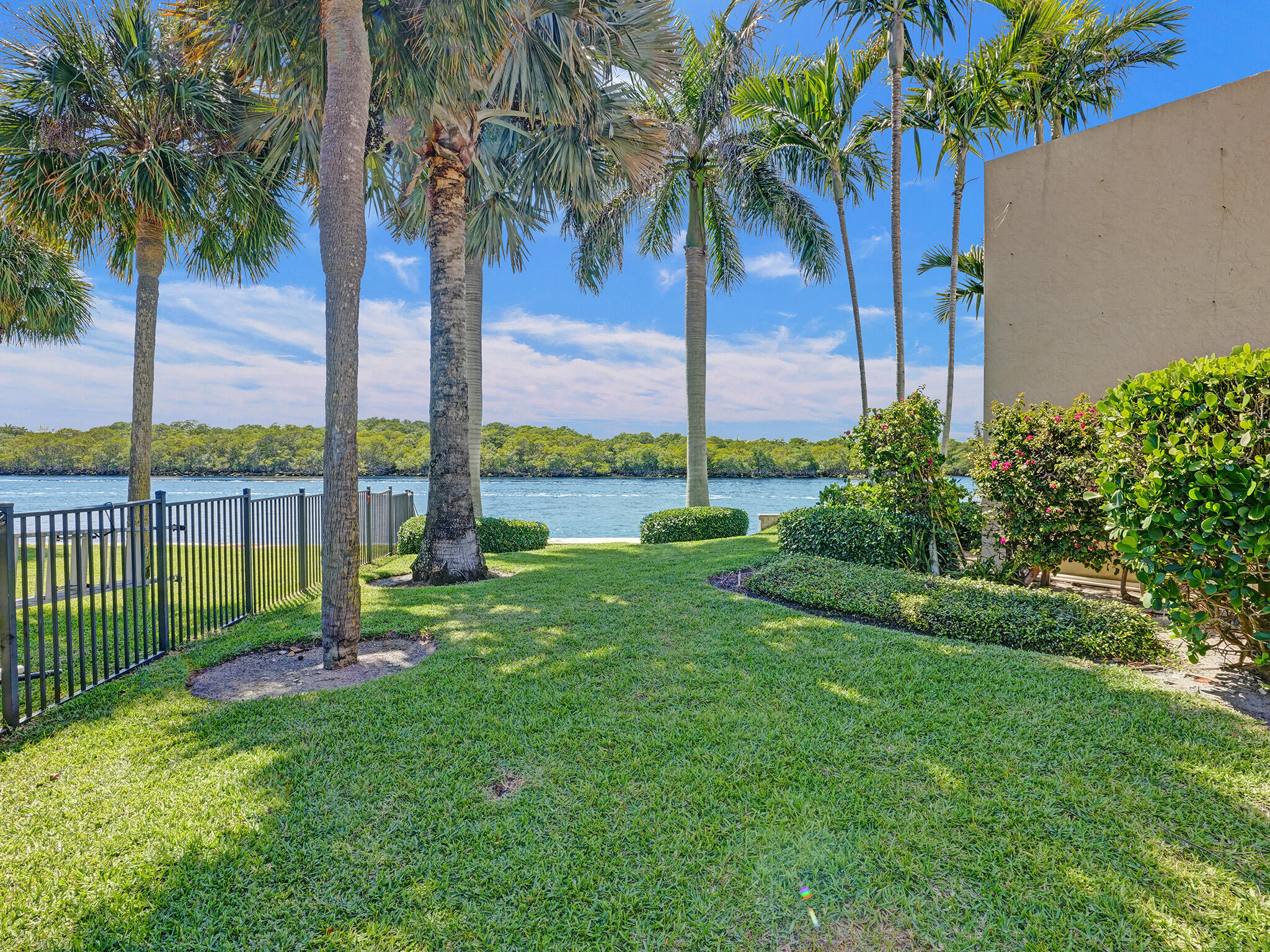 1001 Bel Air Drive