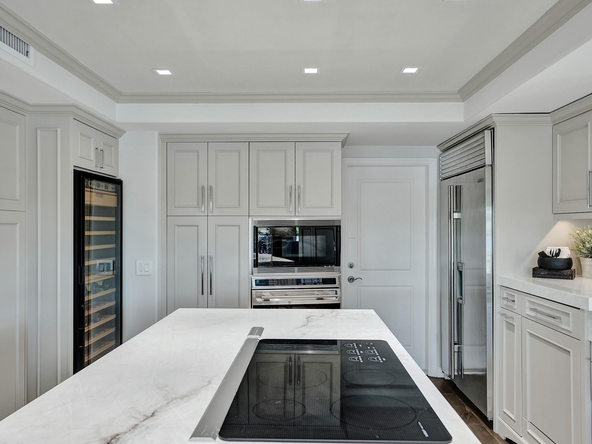 1001 Bel Air Drive