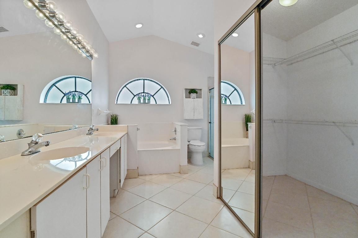 4340 Sherwood Forest Drive