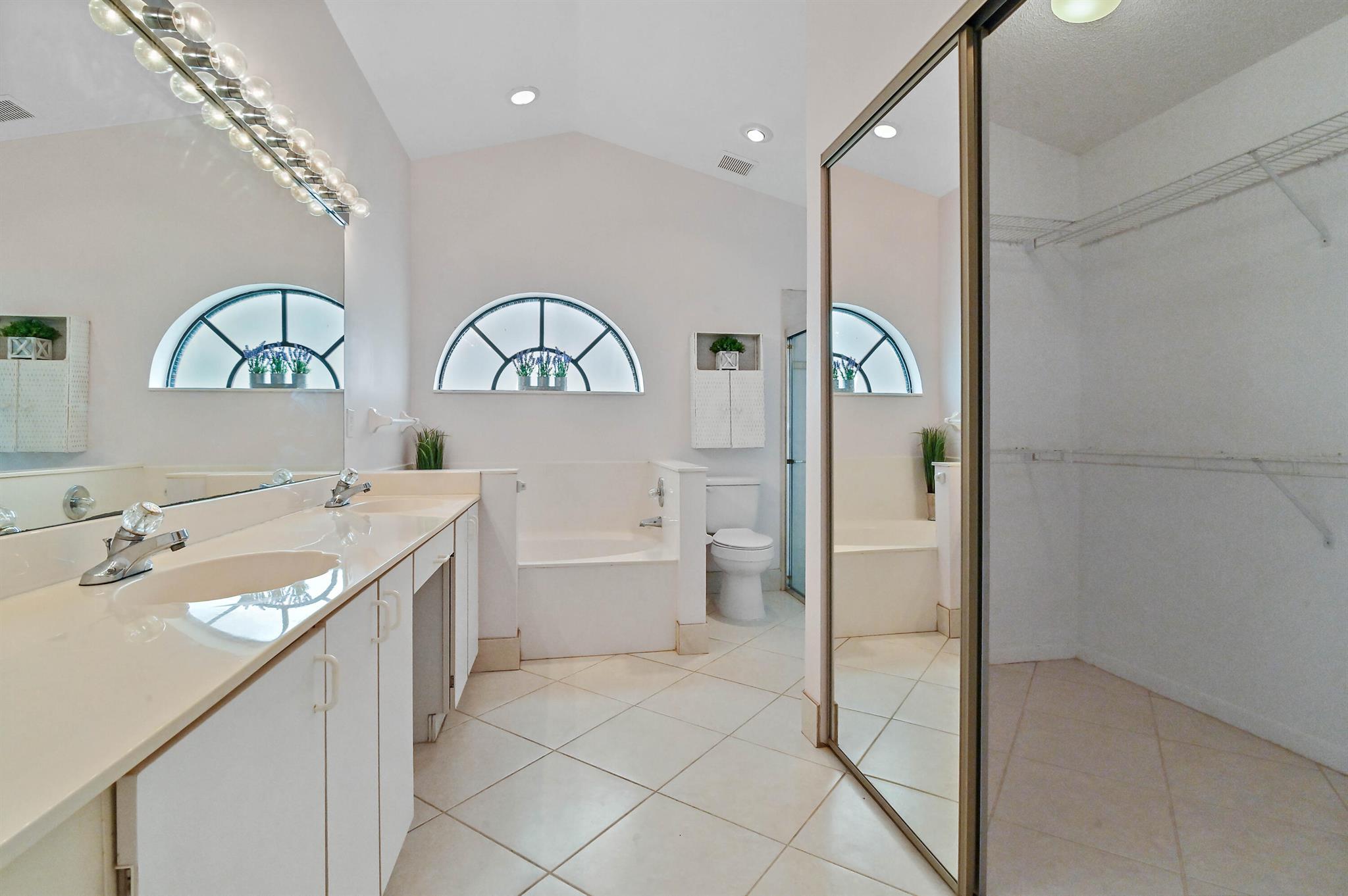 4340 Sherwood Forest Drive