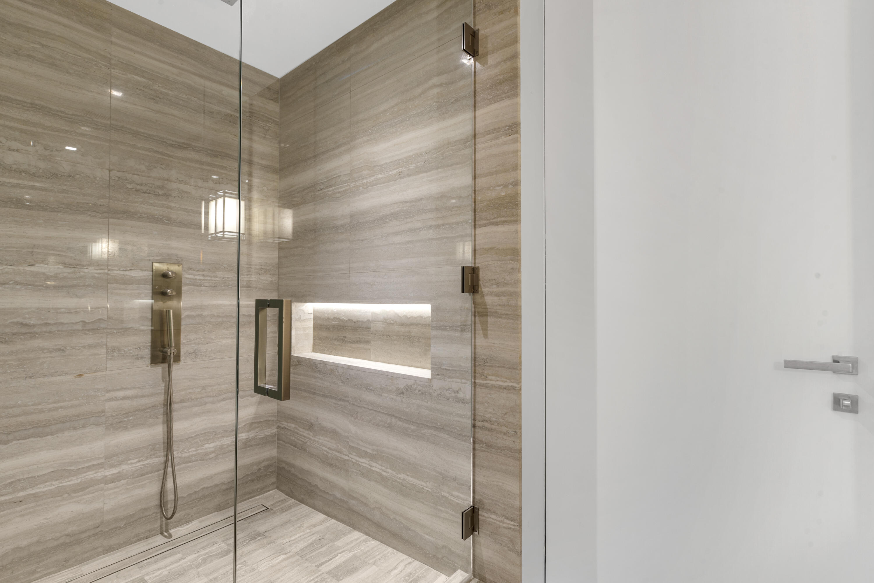 18975 Collins Avenue 1603