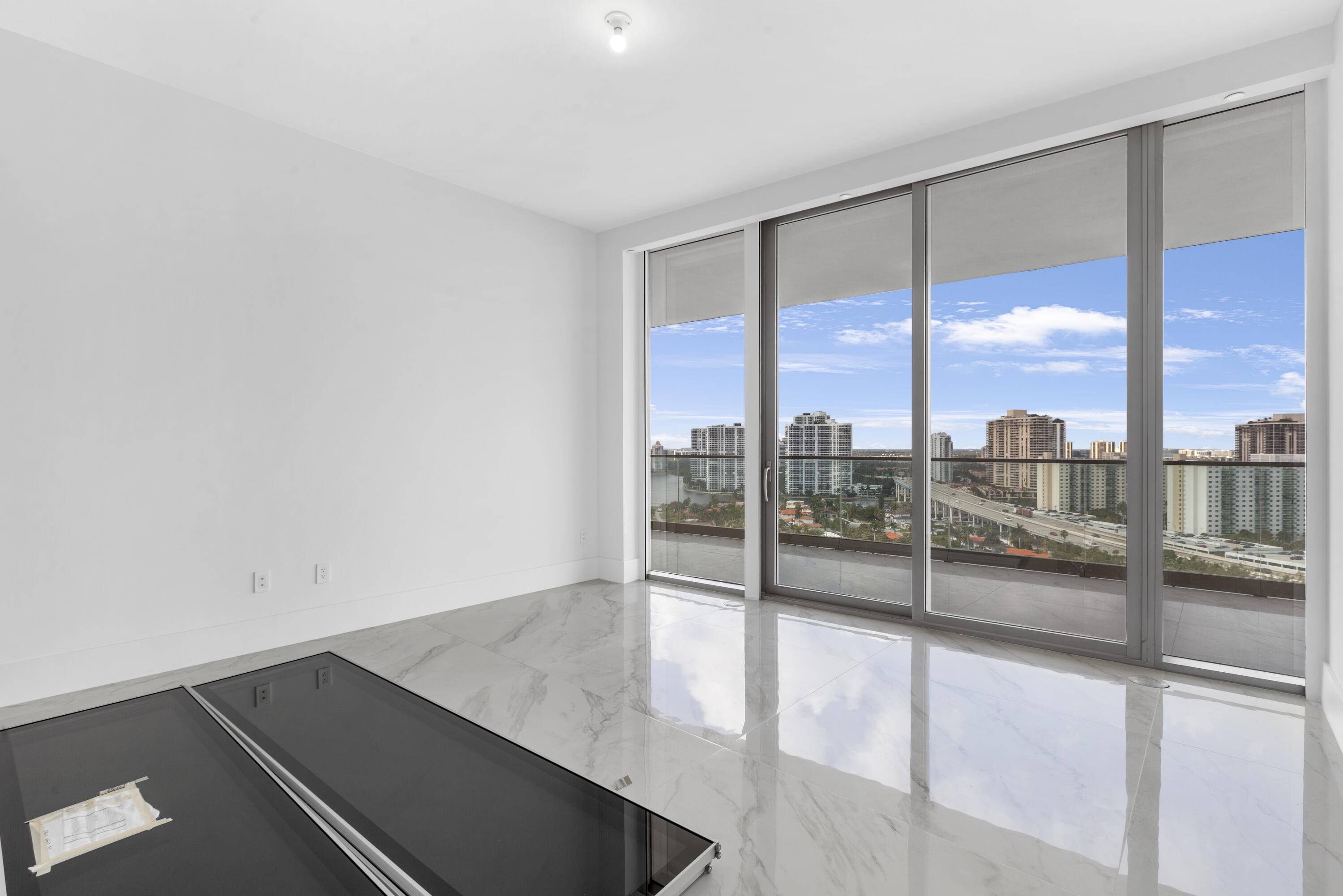 18975 Collins Avenue 1603