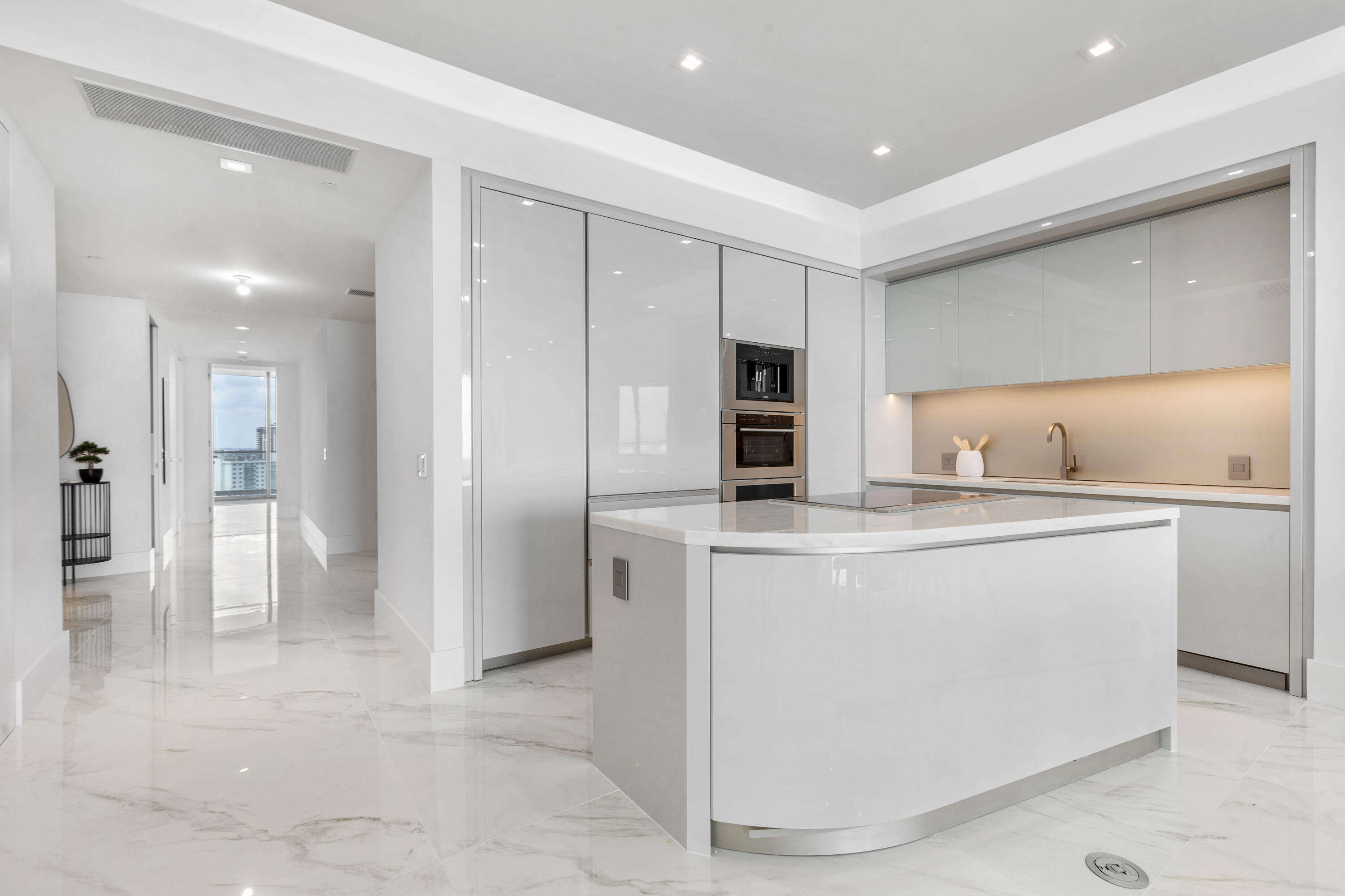 18975 Collins Avenue 1603