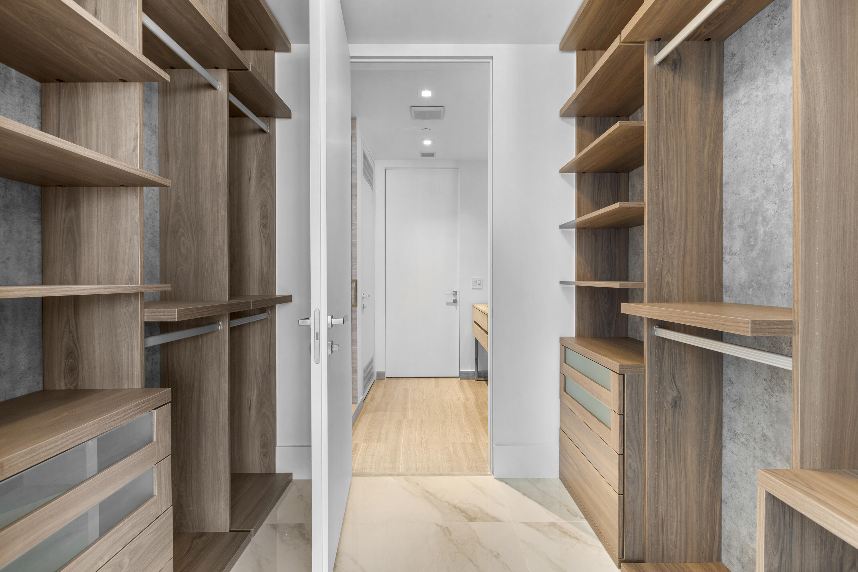 18975 Collins Avenue 1603