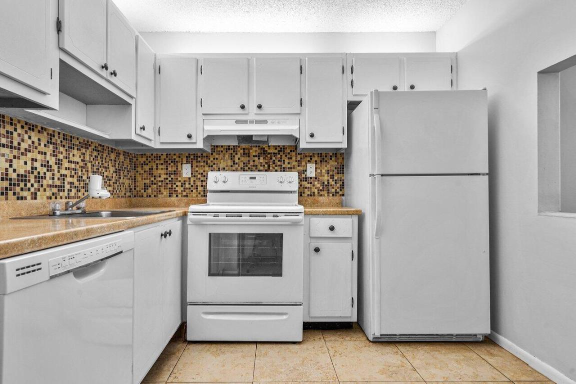 9440 SW 8th Street 420