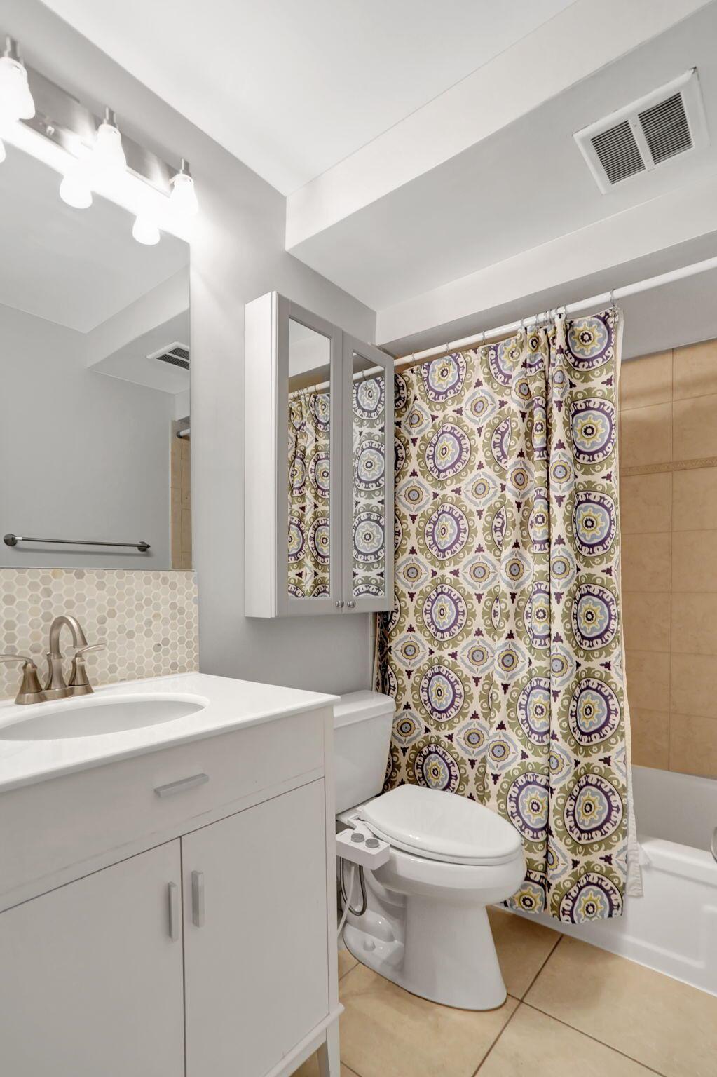 3216 SE 8th Street 202