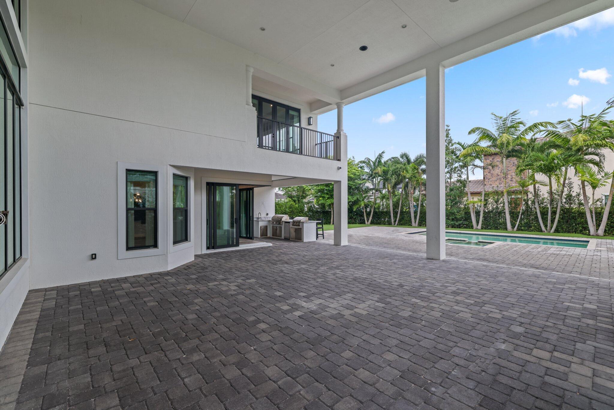 2585 NW 69th Street