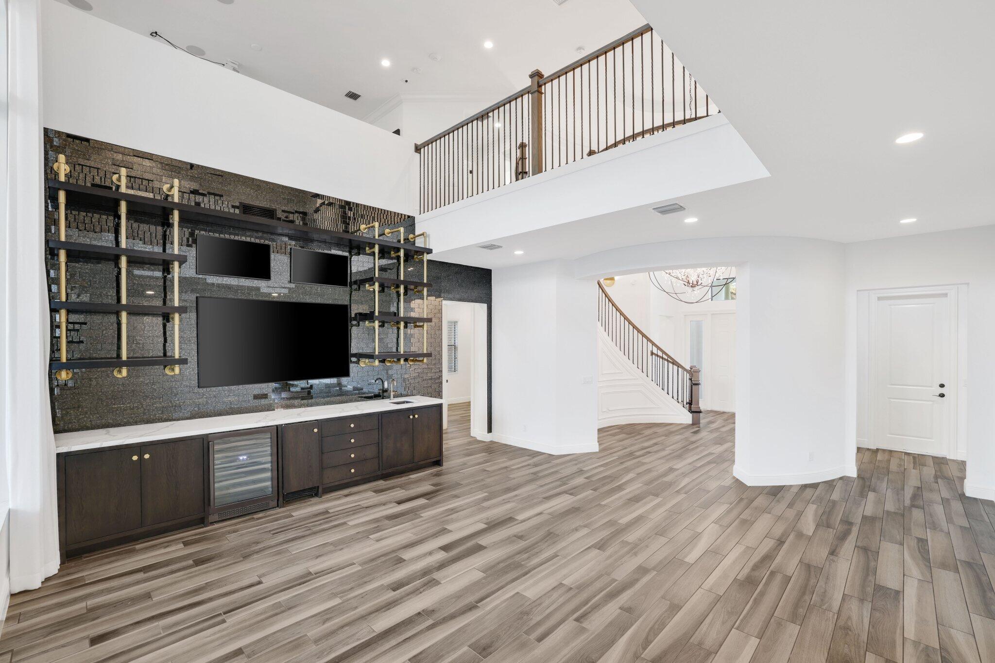 2585 NW 69th Street