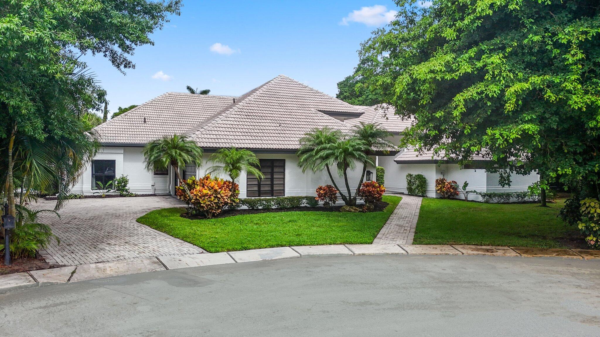 3235 Hyde Circle
