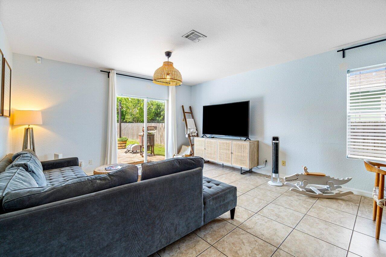 119 SW 2nd Avenue