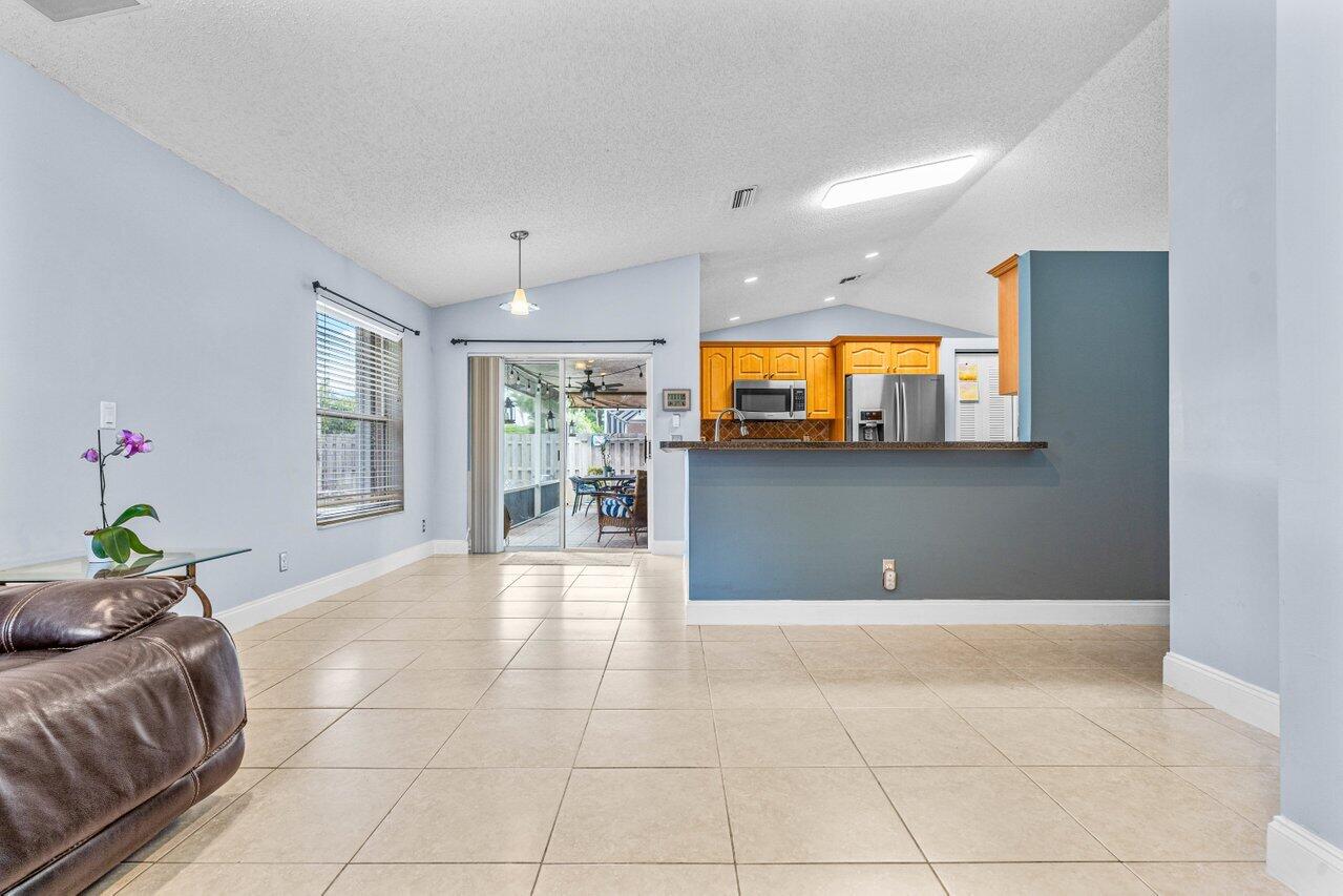 9008 Paragon Way, Boynton Beach