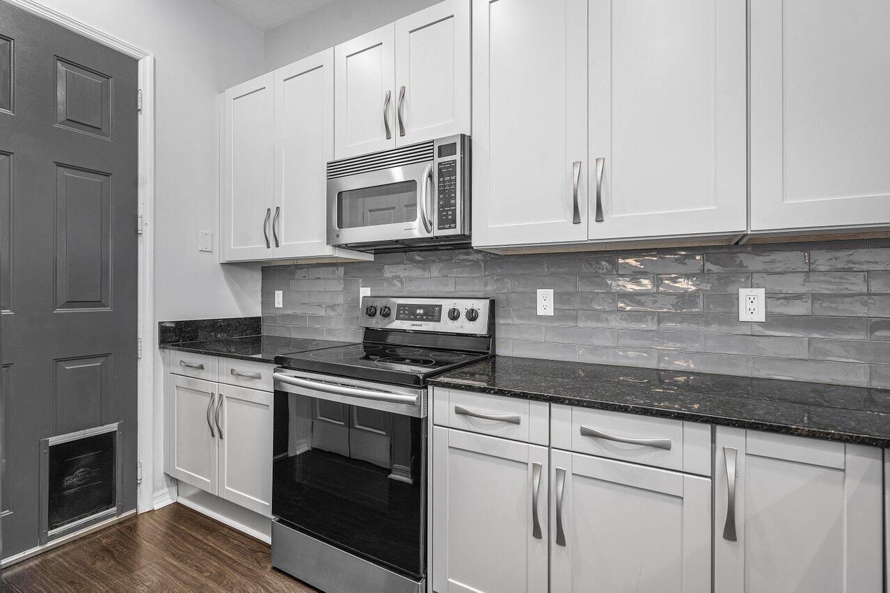 11 NE 20th Avenue 11