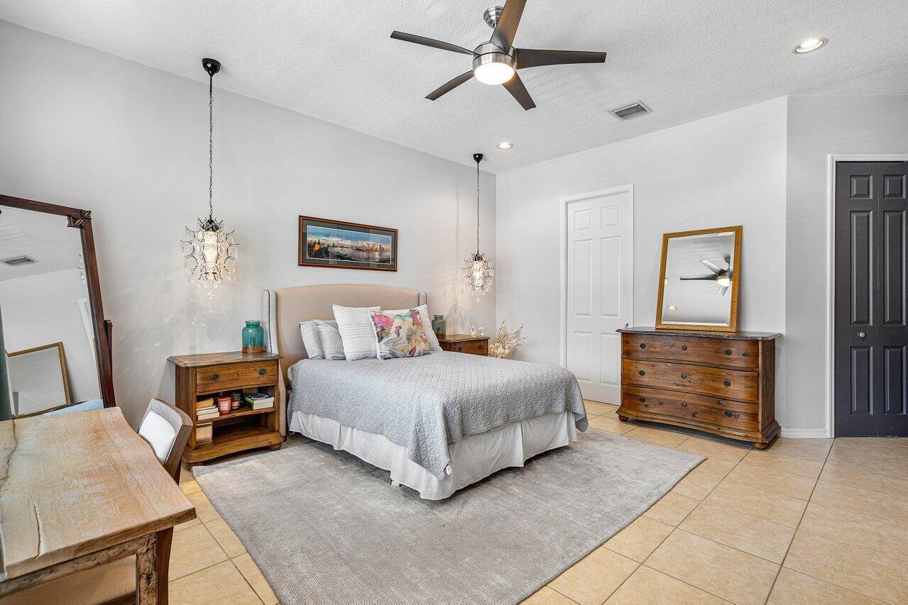 11 NE 20th Avenue 11