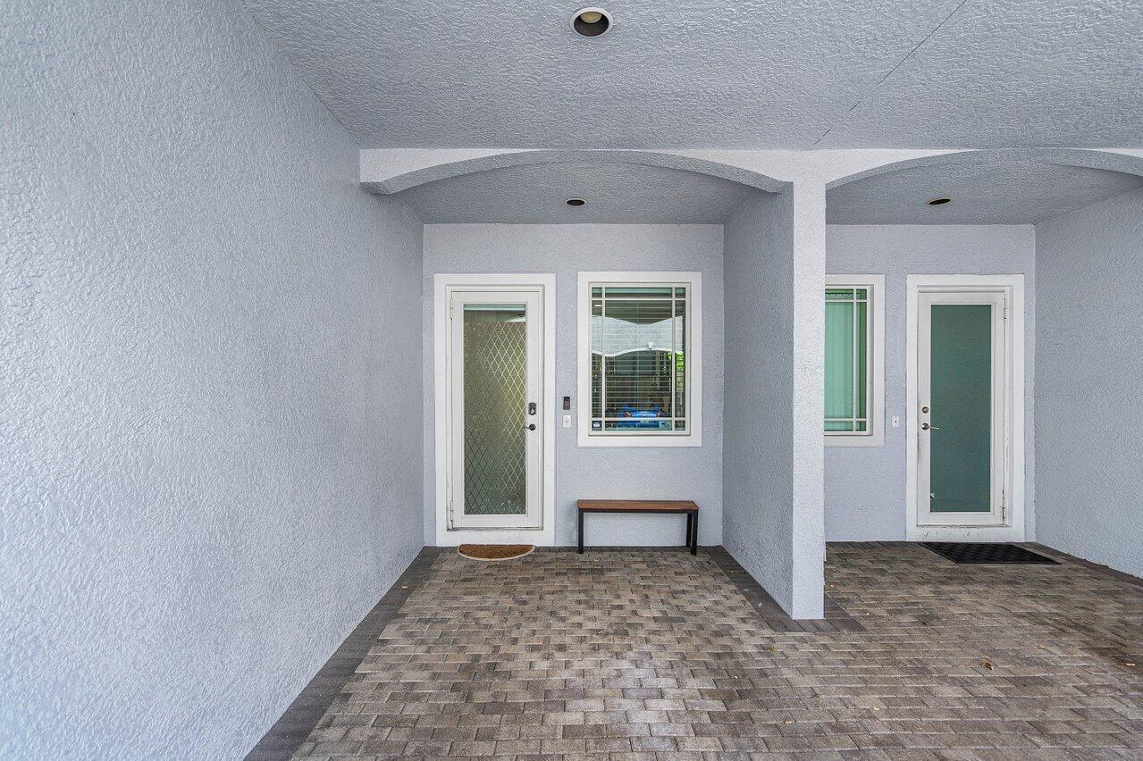 11 NE 20th Avenue 11