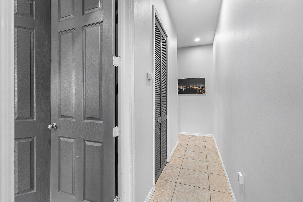 11 NE 20th Avenue 11