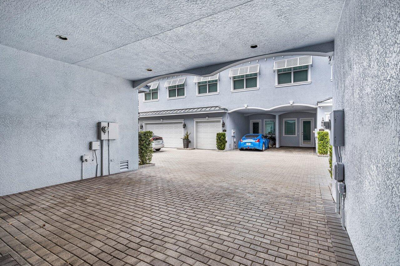 11 NE 20th Avenue 11