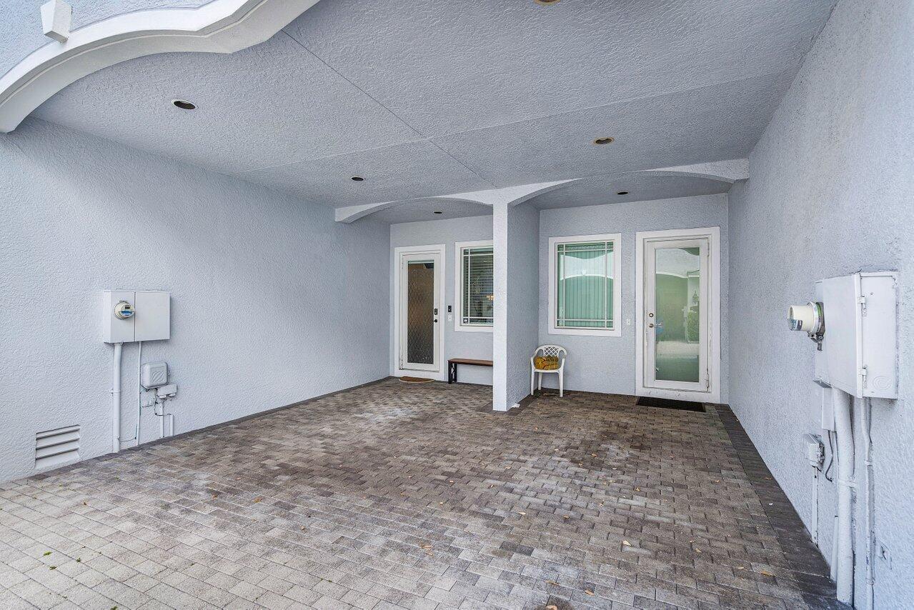 11 NE 20th Avenue 11