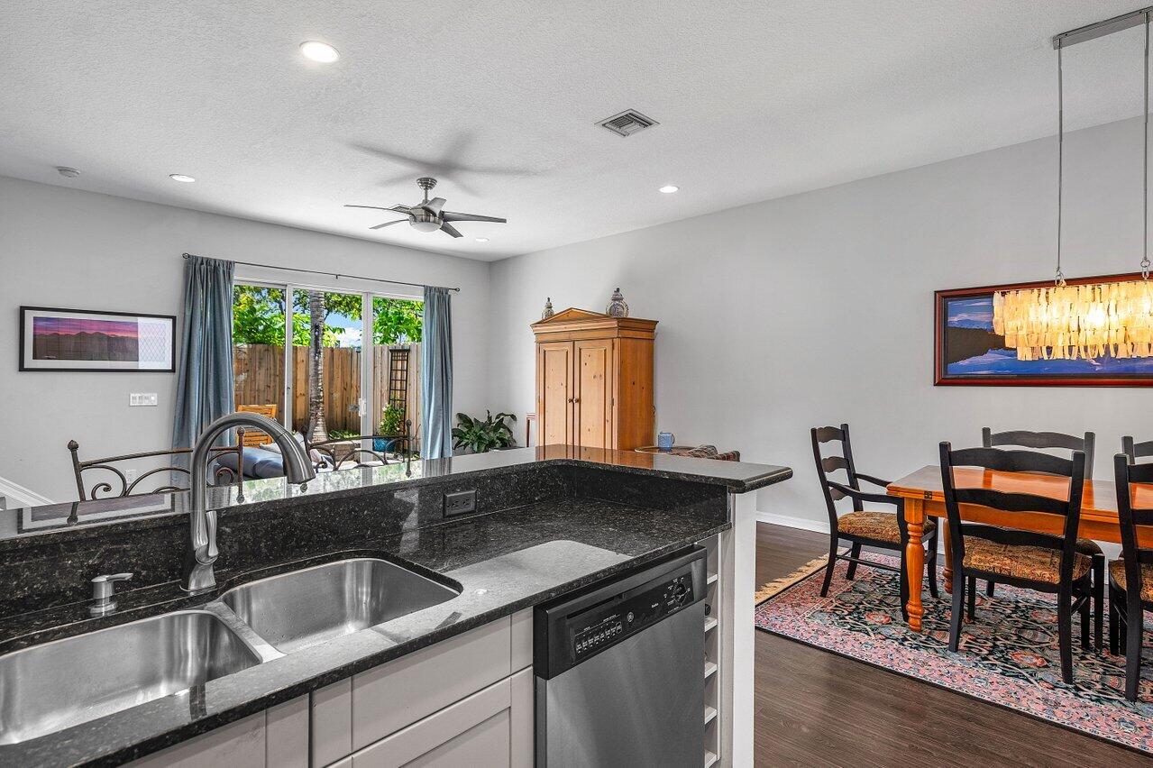 11 NE 20th Avenue 11