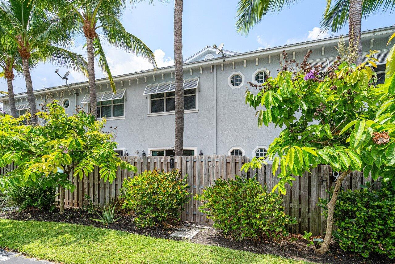 11 NE 20th Avenue 11